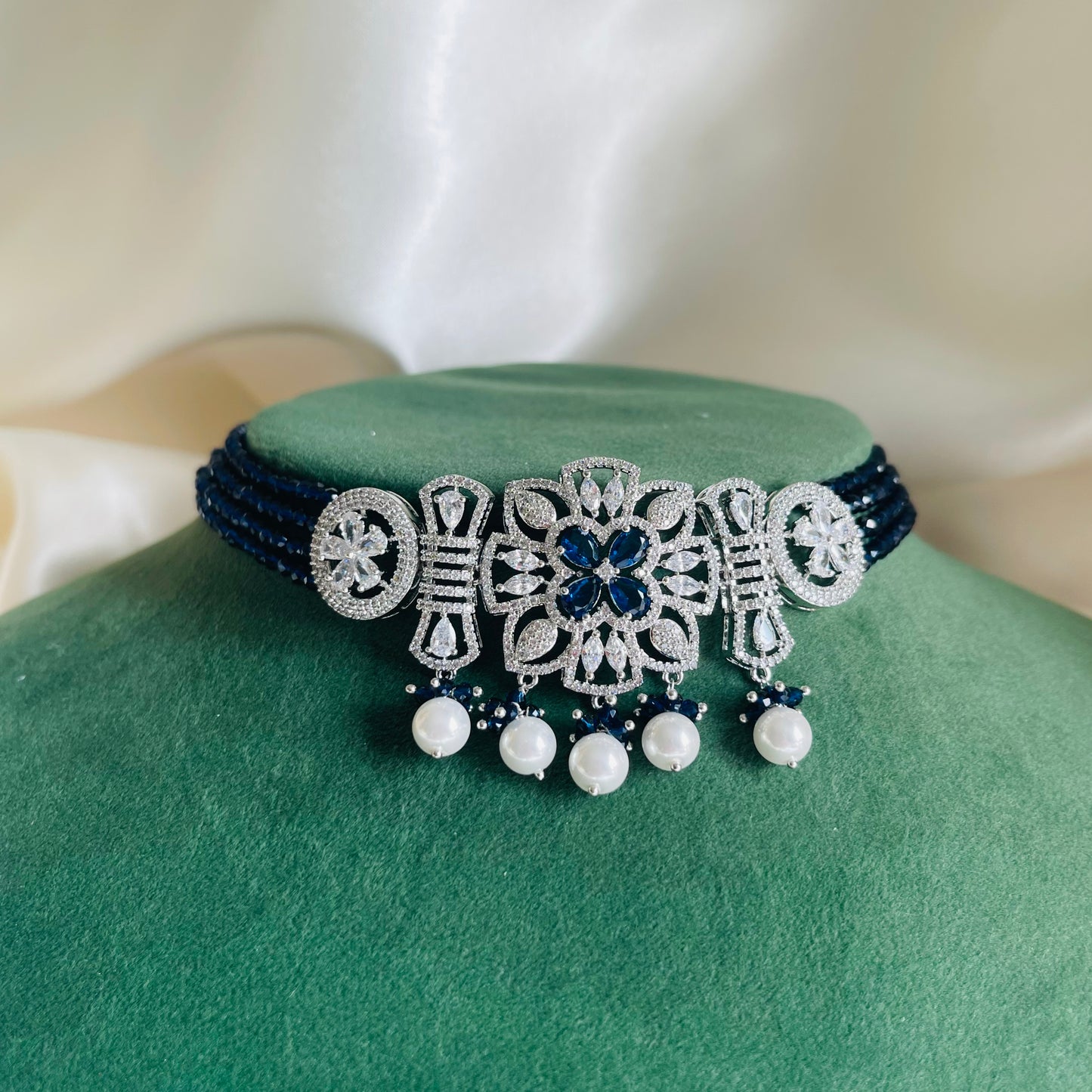 Liz - Choker Set