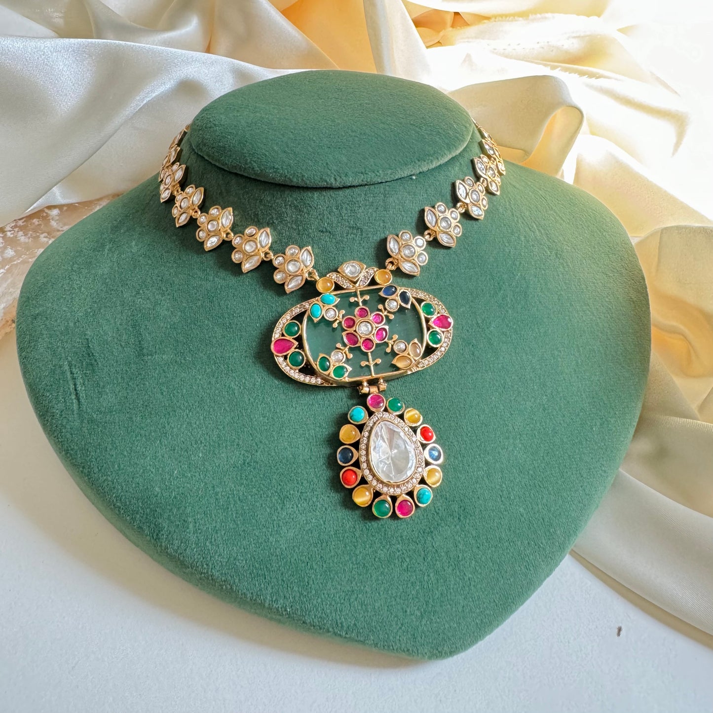 Vandna - Necklace Set