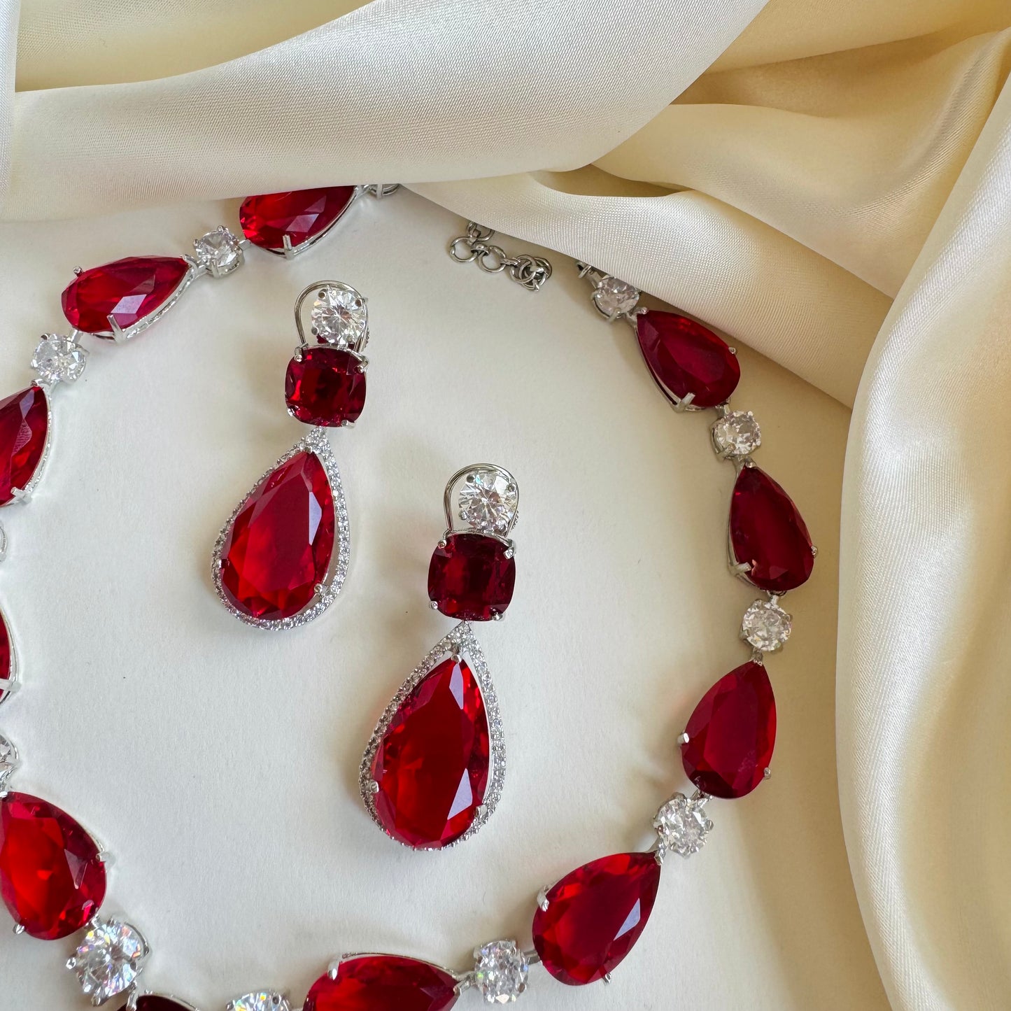 Panha - Necklace Set Red