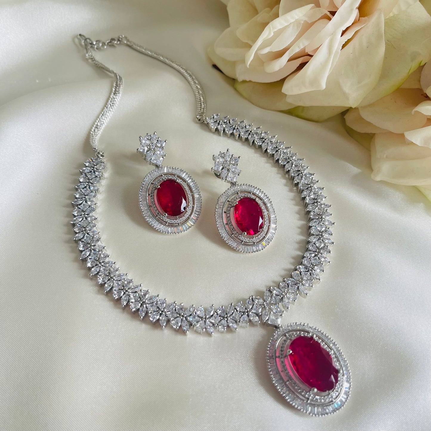 Liz - Necklace Set