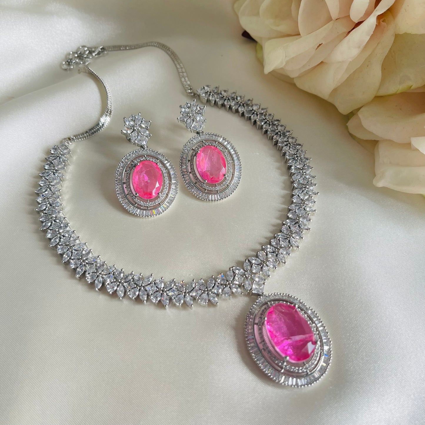 Liz - Necklace Set