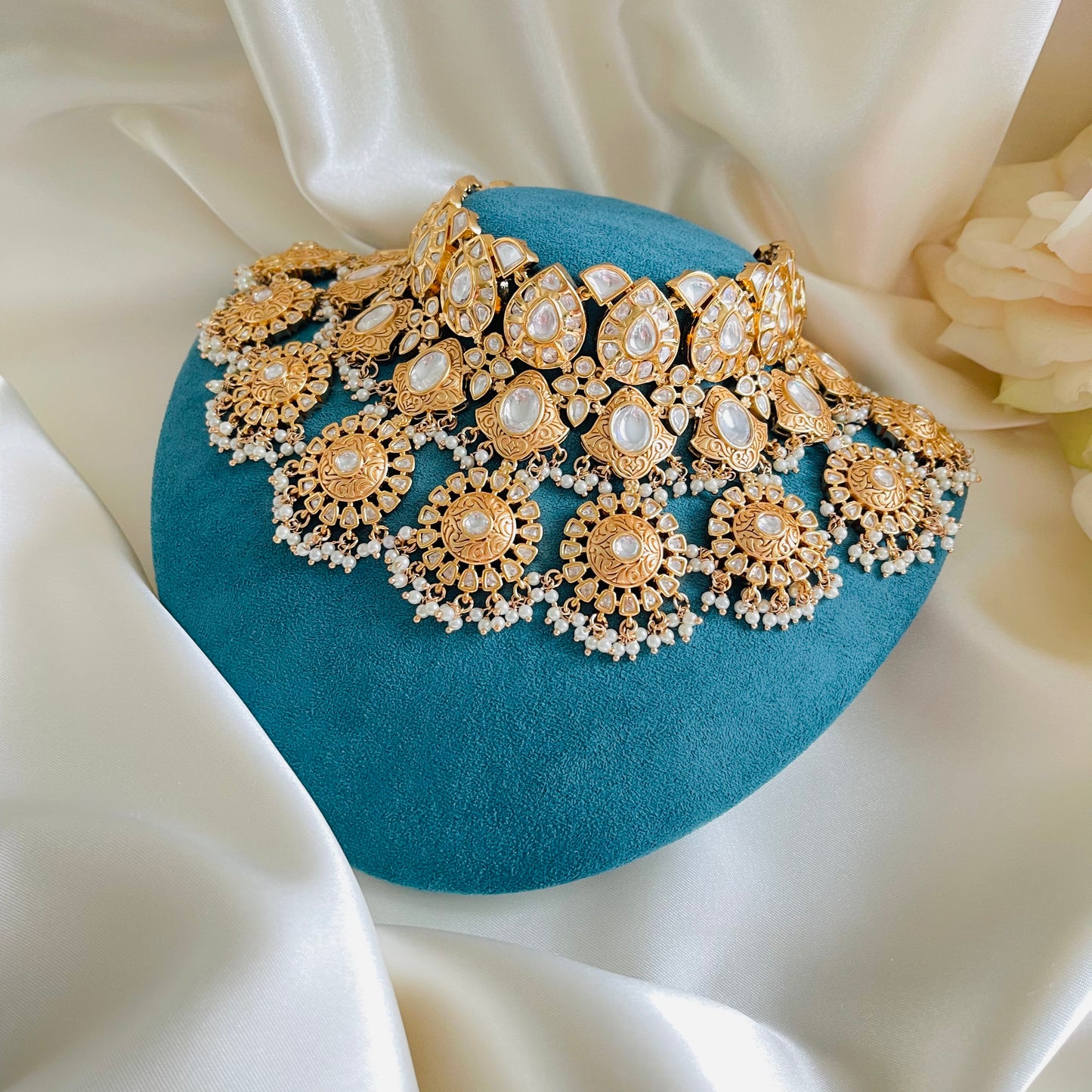 Priya - Choker Set