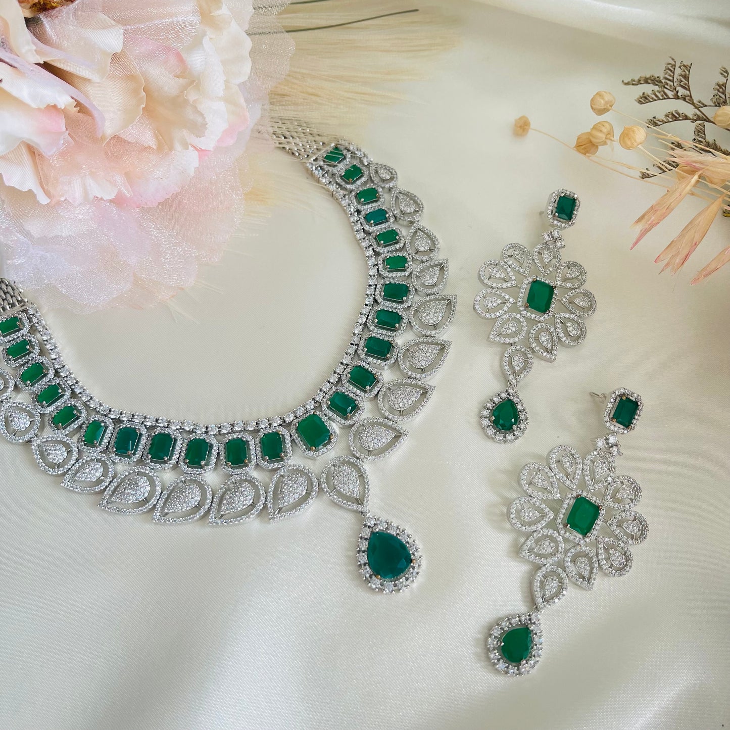 Daisy - Necklace Set