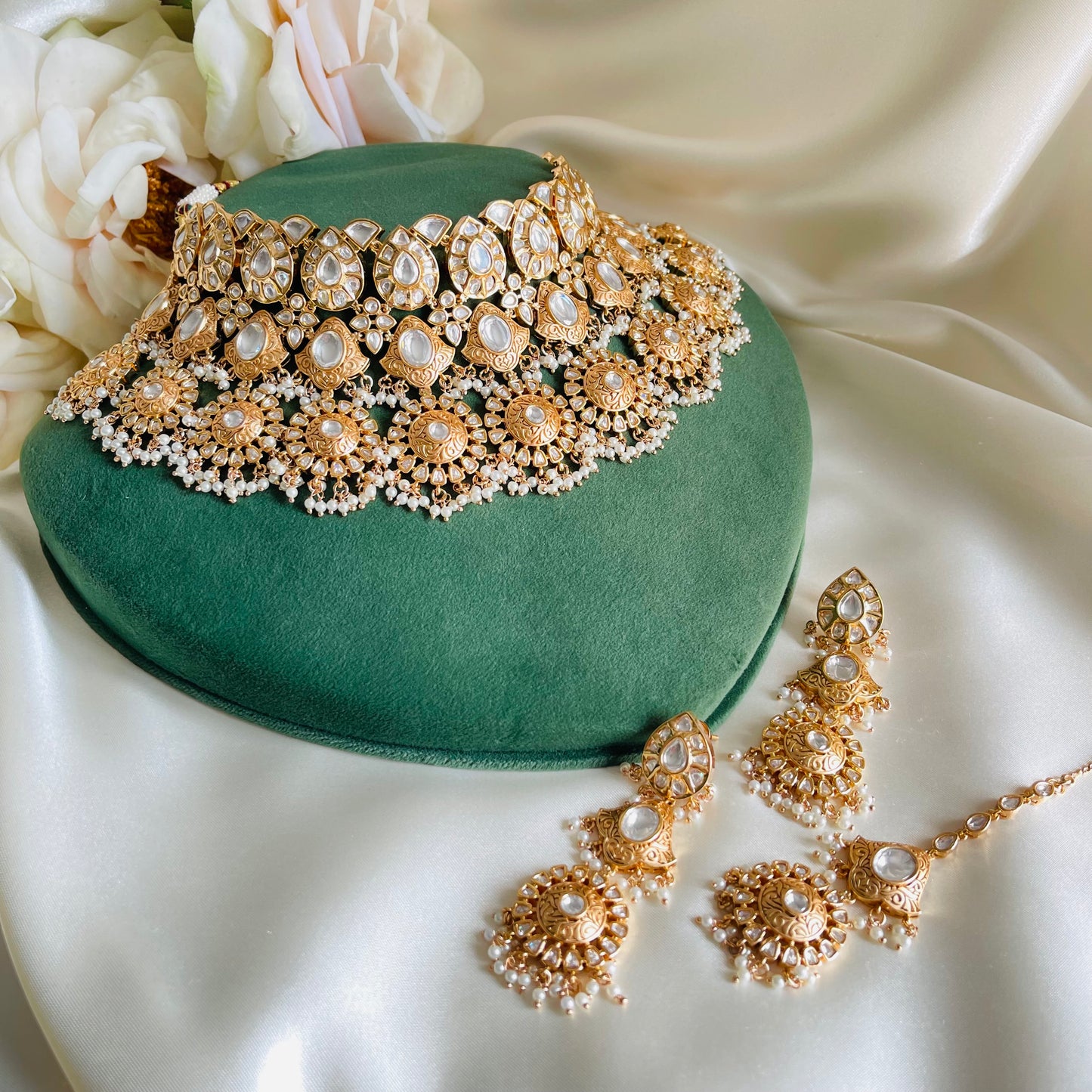 Priya - Choker Set
