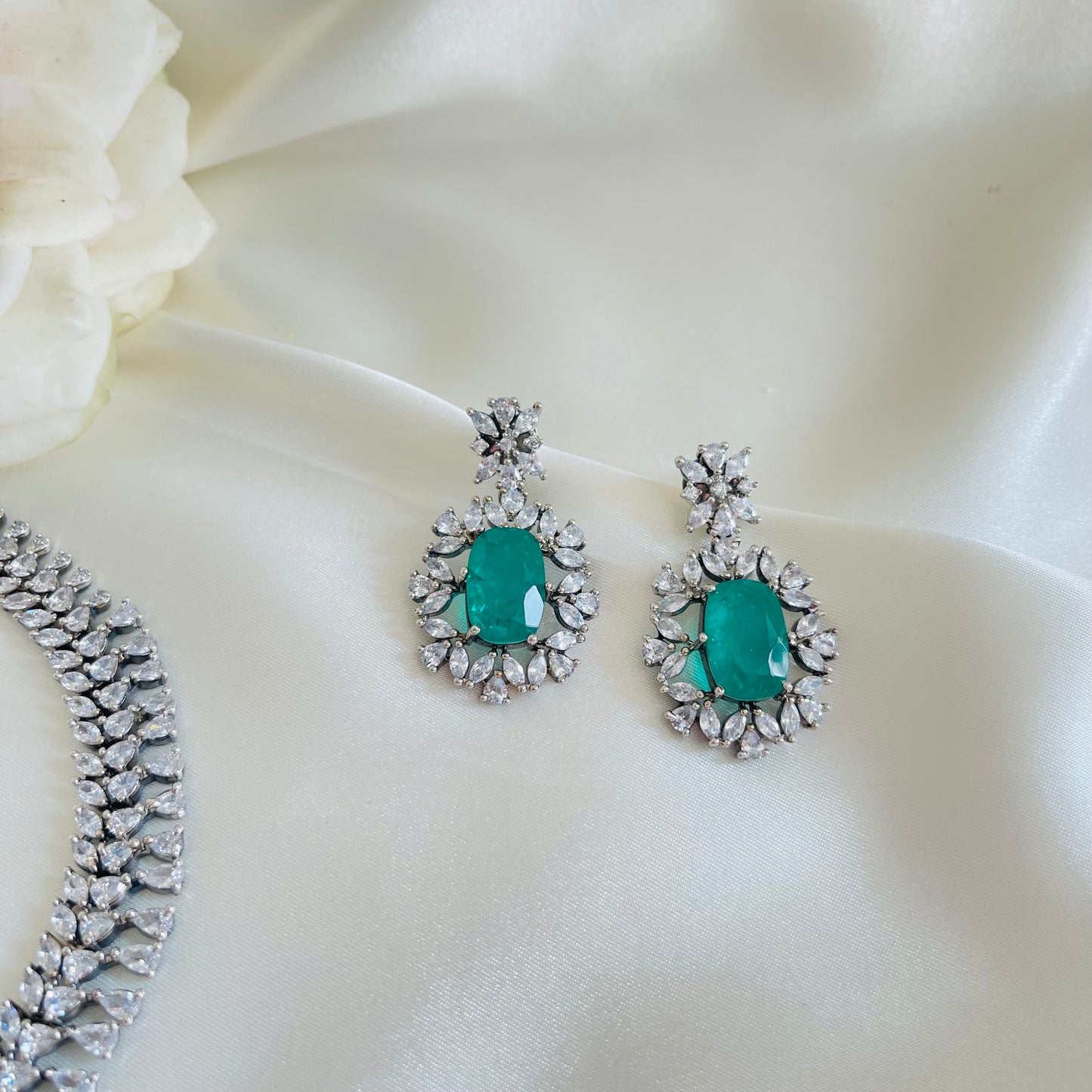 Tara - Necklace Set