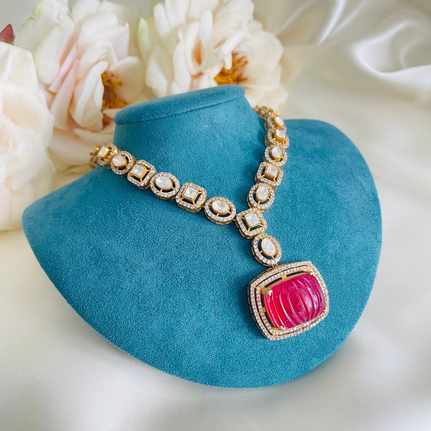 Huda - Necklace Set