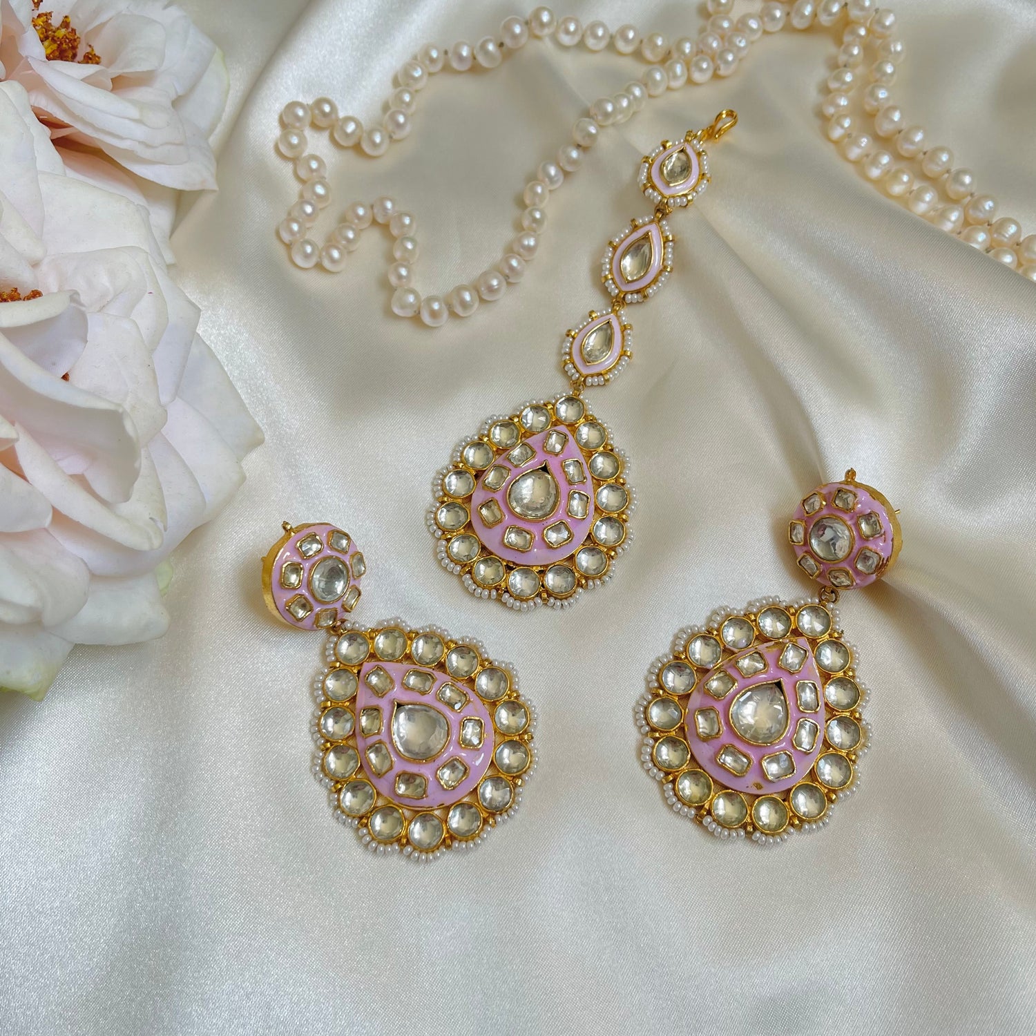 Pista - Earrings x Tikka Set