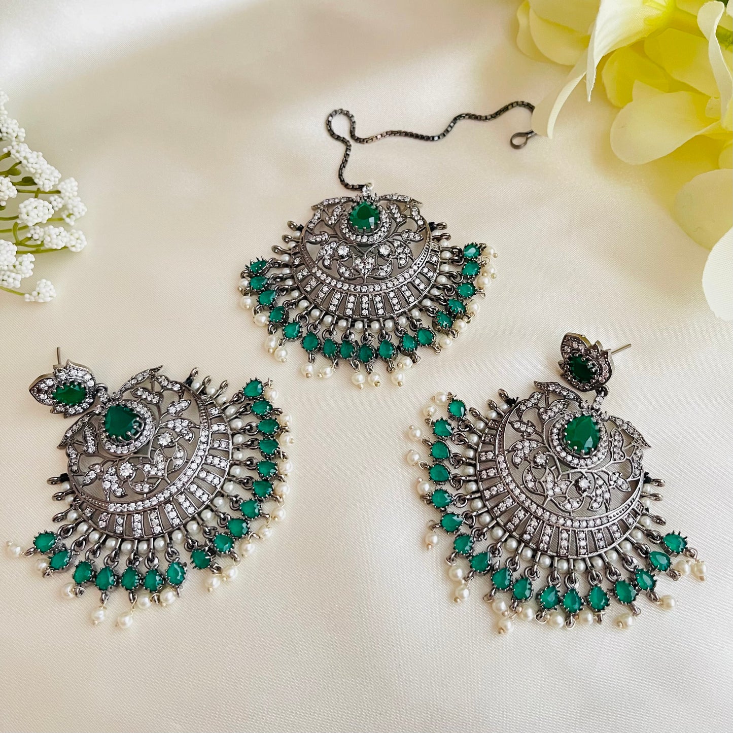 Daisy - Earrings x Tikka Set