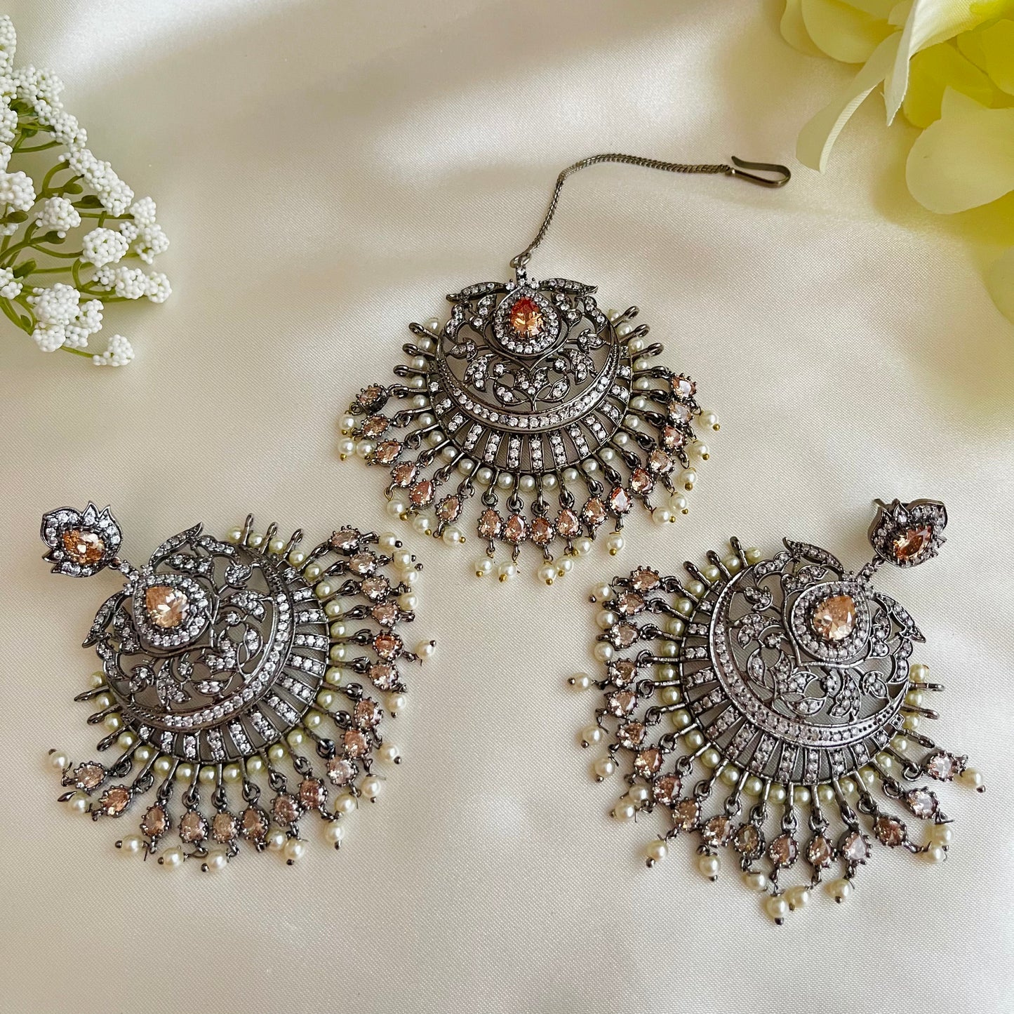 Daisy - Earrings x Tikka Set