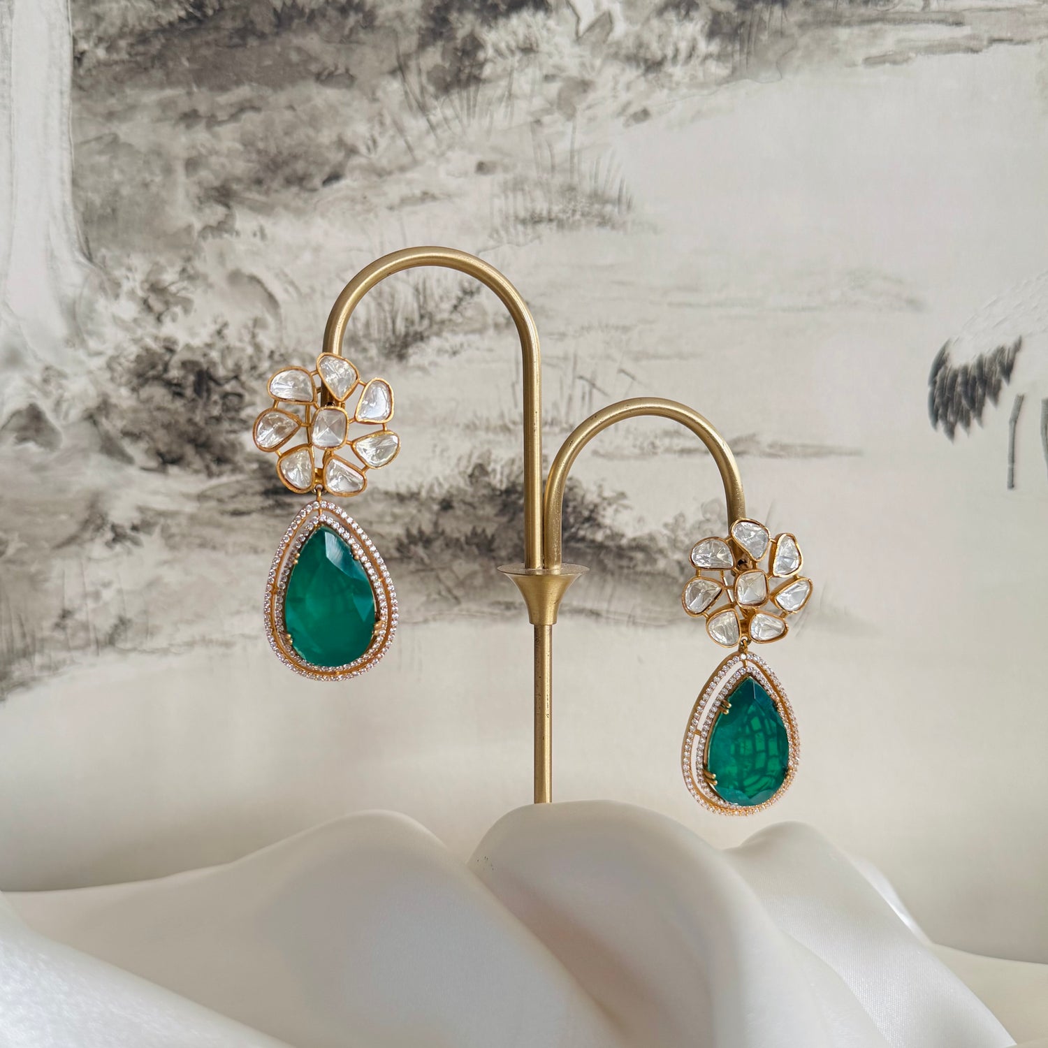 Simi - Earrings x Tikka Set