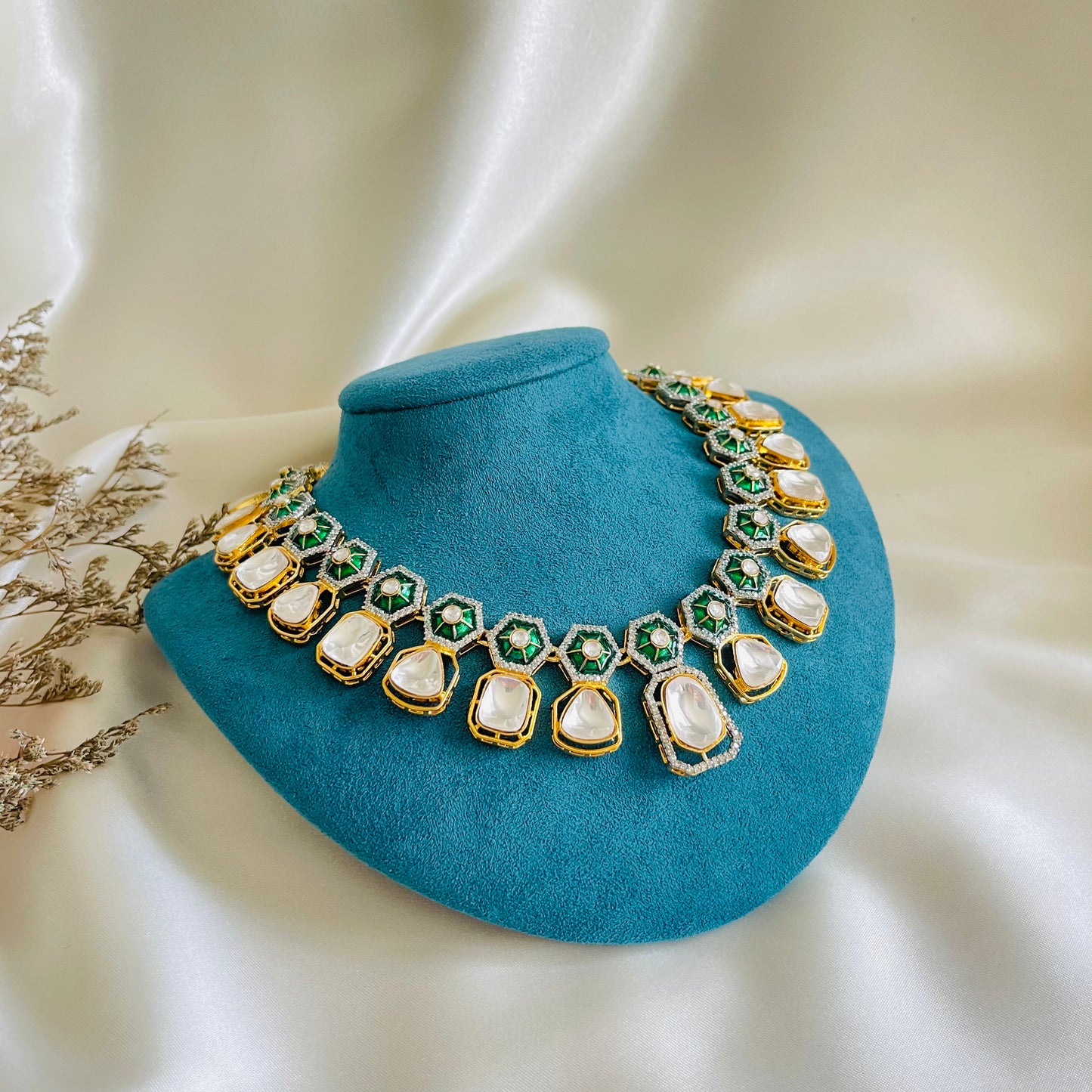 Aanvi - Necklace Set