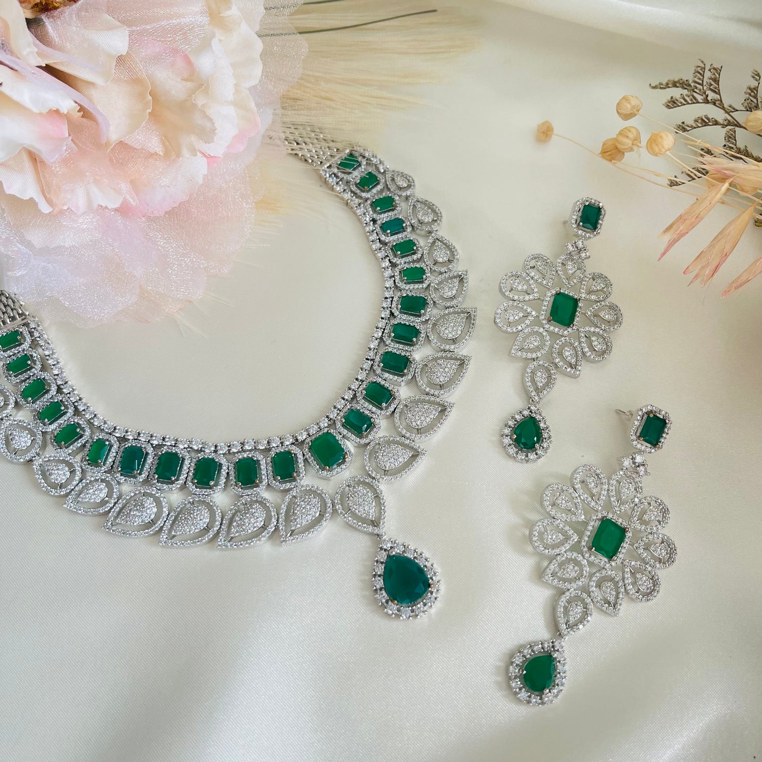 Daisy - Necklace Set