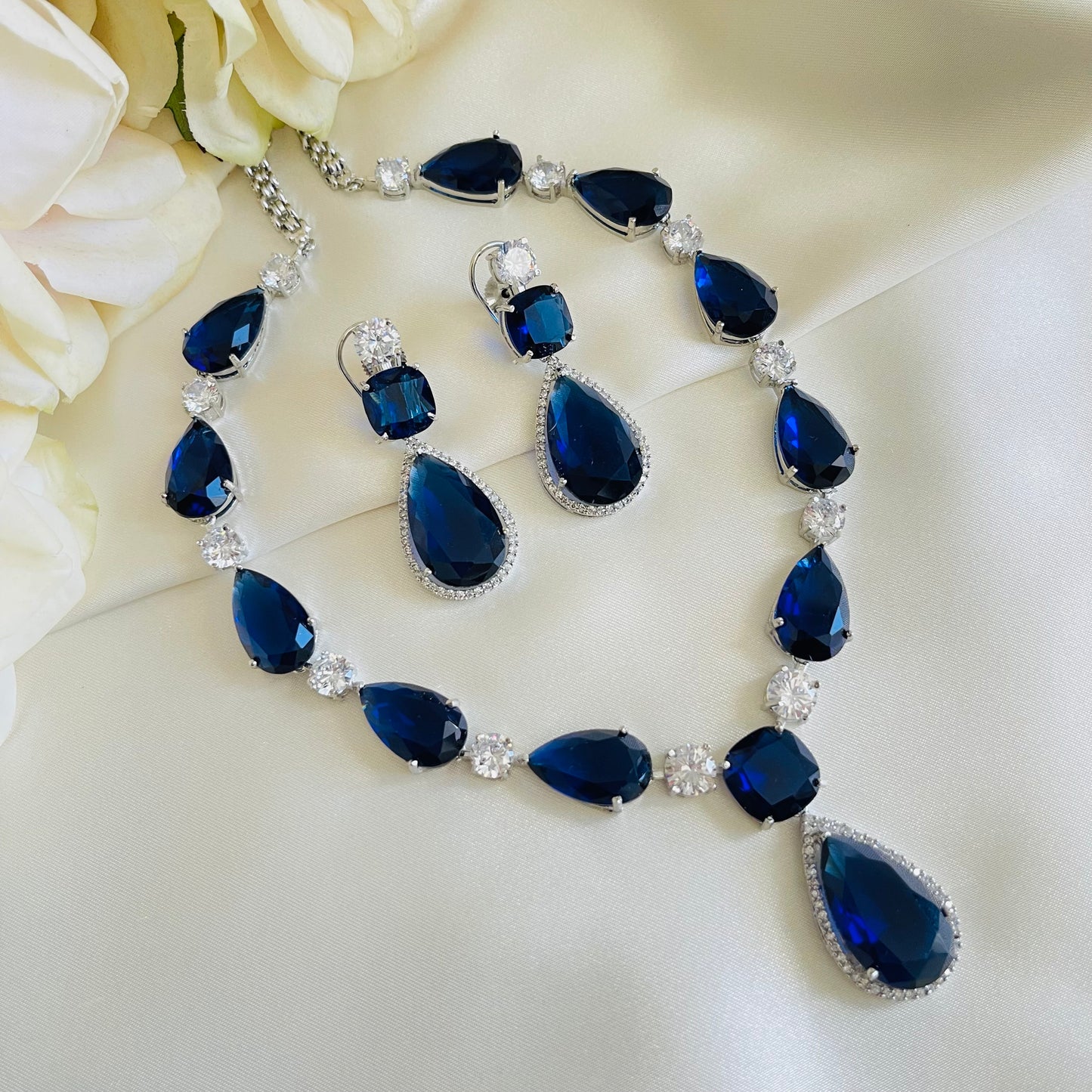 Panha - Necklace Set Blue