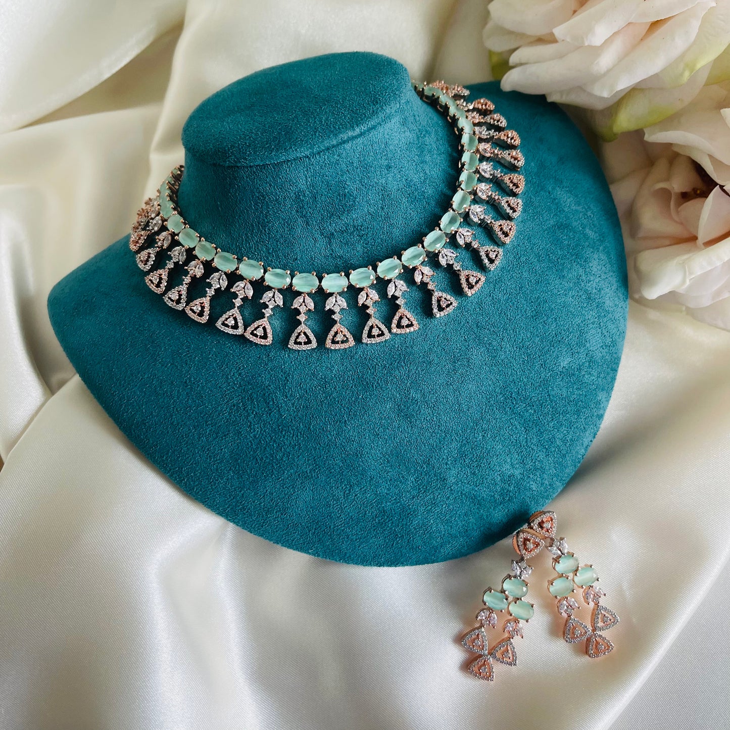 Mangolia - Necklace Set